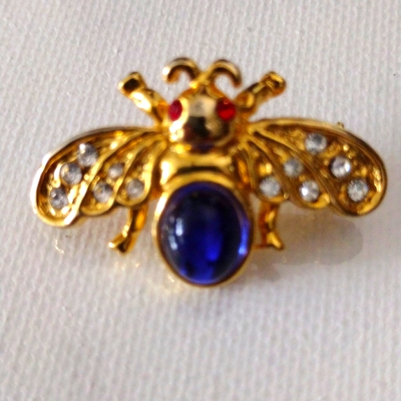 Beautiful gem and rhinestone bumblebee broach. - Picture 1 of 4